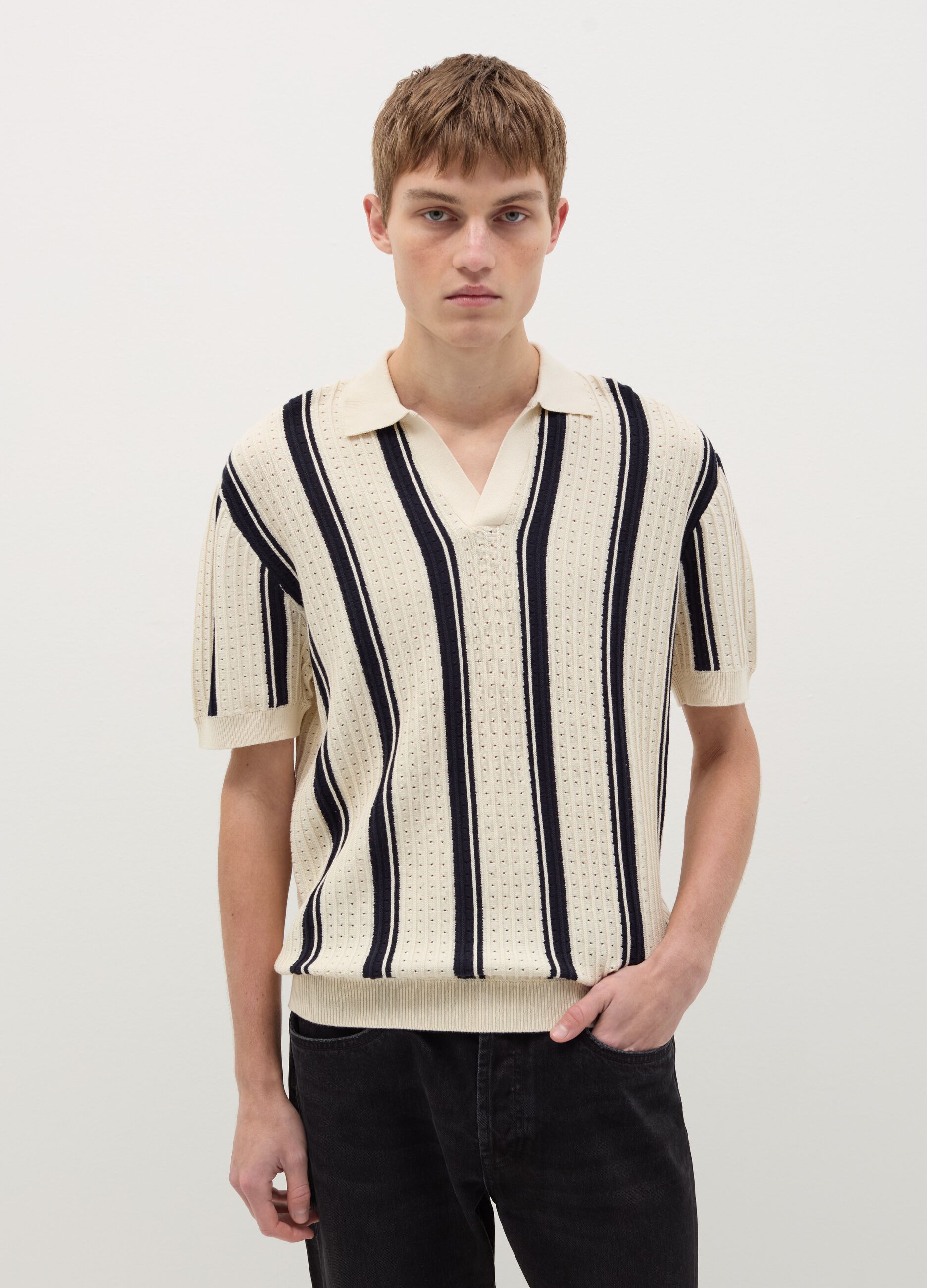 Maglia a righe con scollo a polo