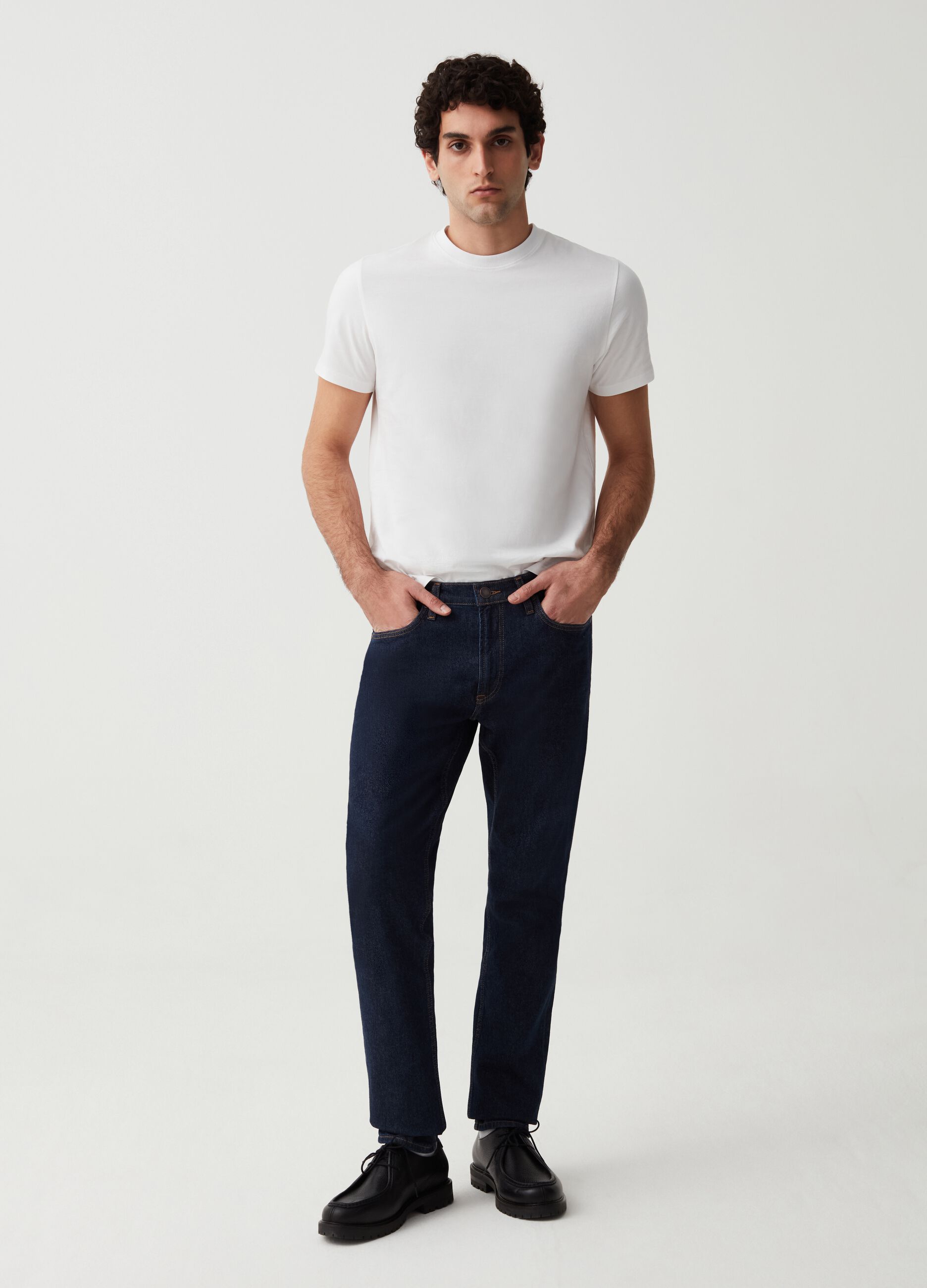 Slim-fit stretch jeans with five pockets