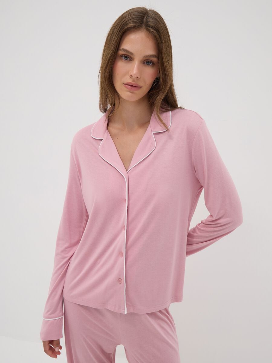 Pink pure viscose pyjamas with V-neck and contrast piping_1