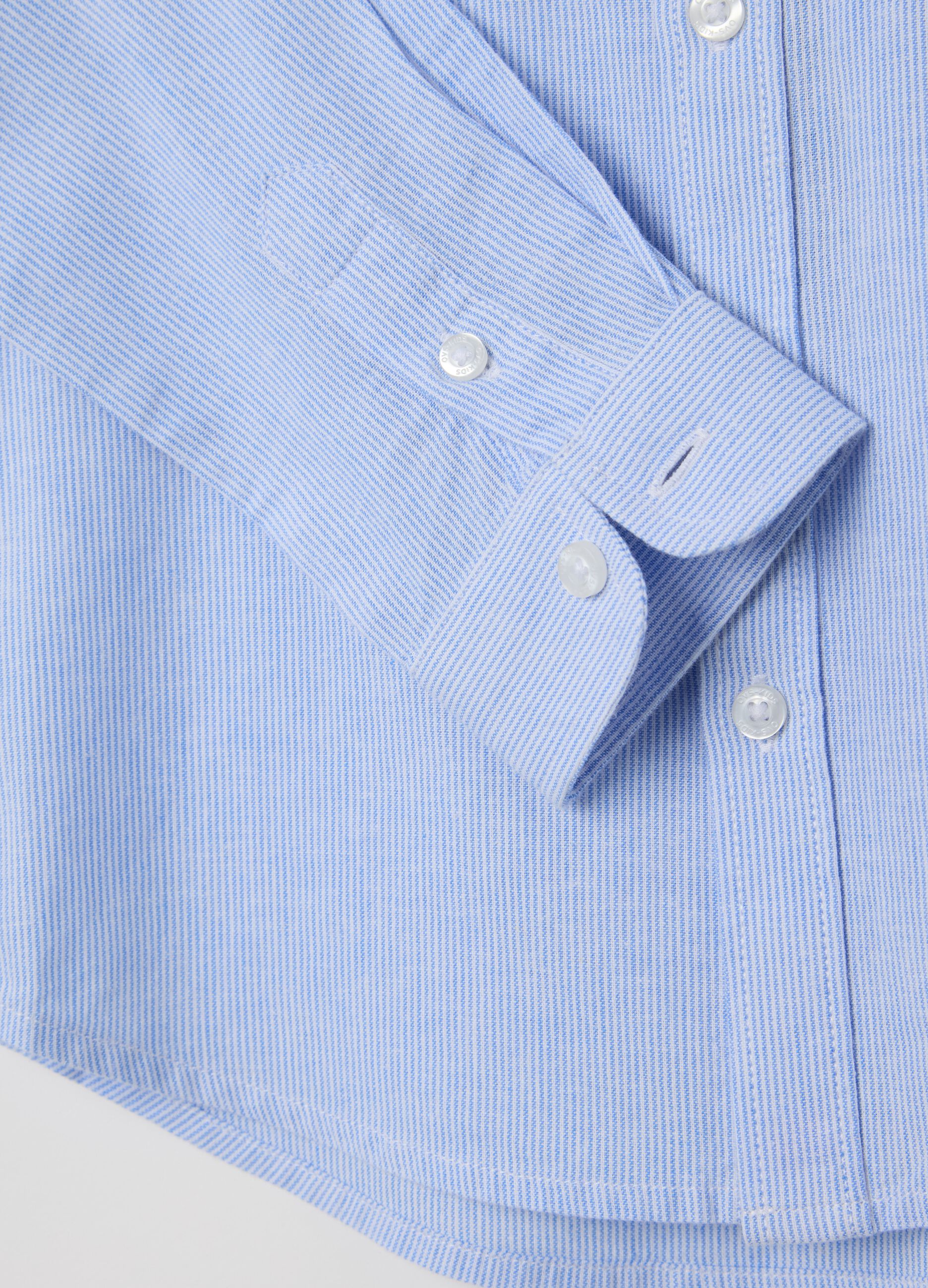 Camicia bianca e azzurra in cotone e lino a righe