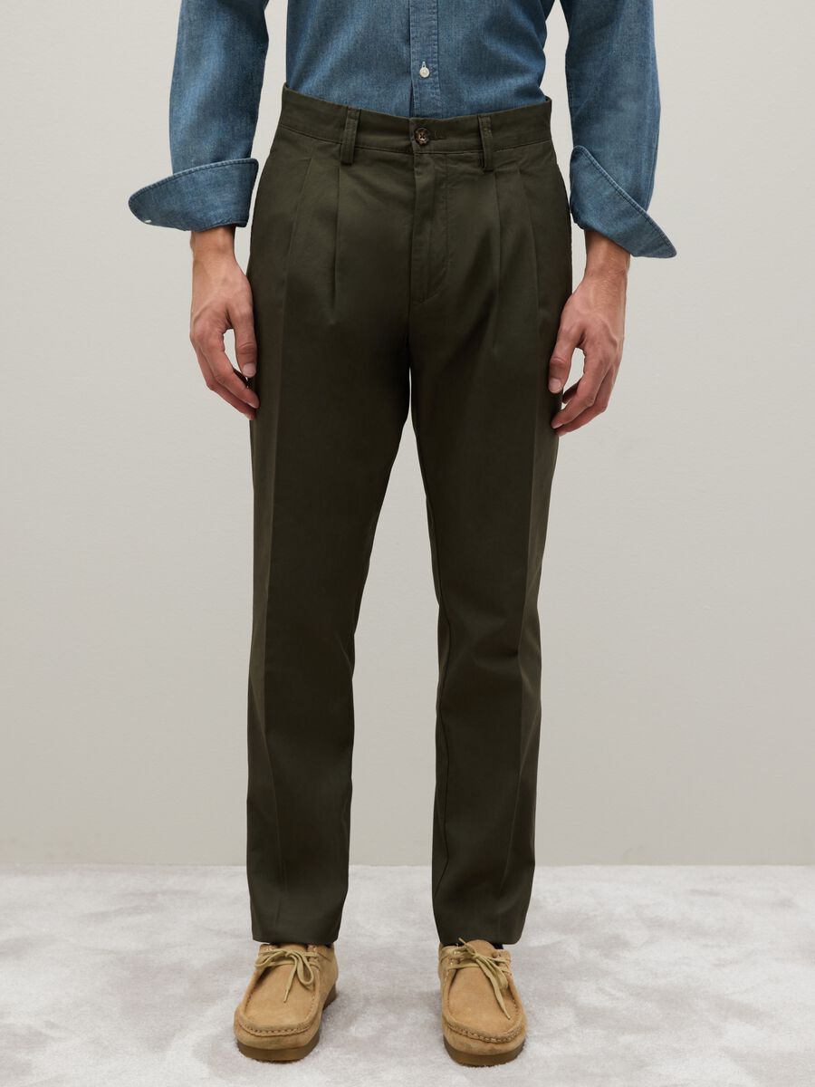 Green regular fit pure cotton twill chino trousers_1