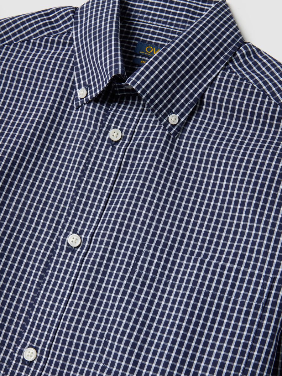 Blue cotton blend regular fit easy iron shirt_5