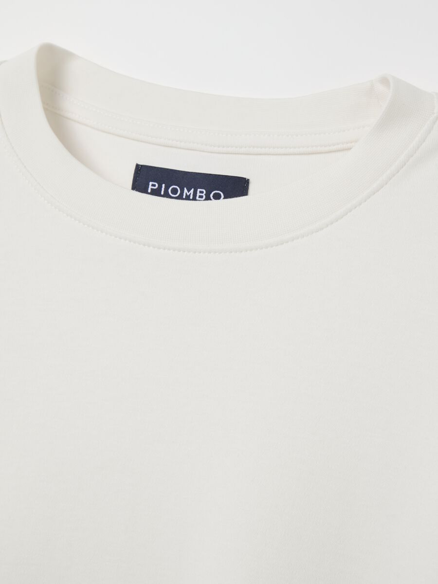 Contemporary T-shirt in cotton with round neck_5