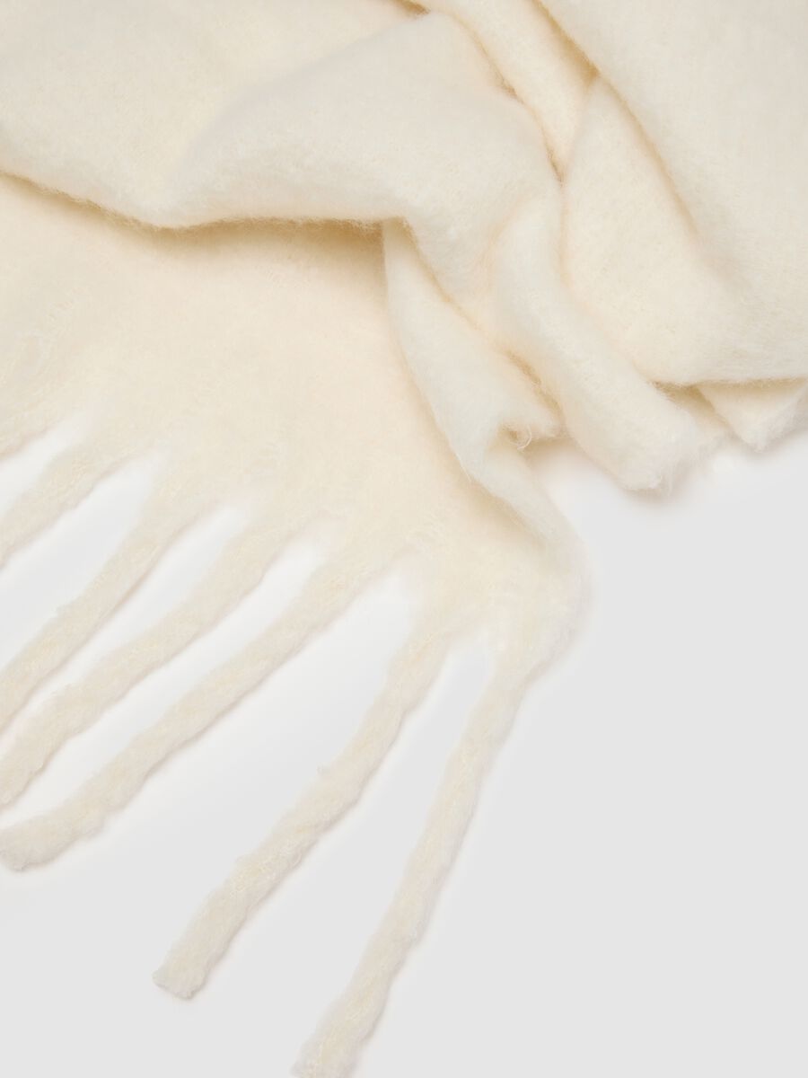 White Scarf_3