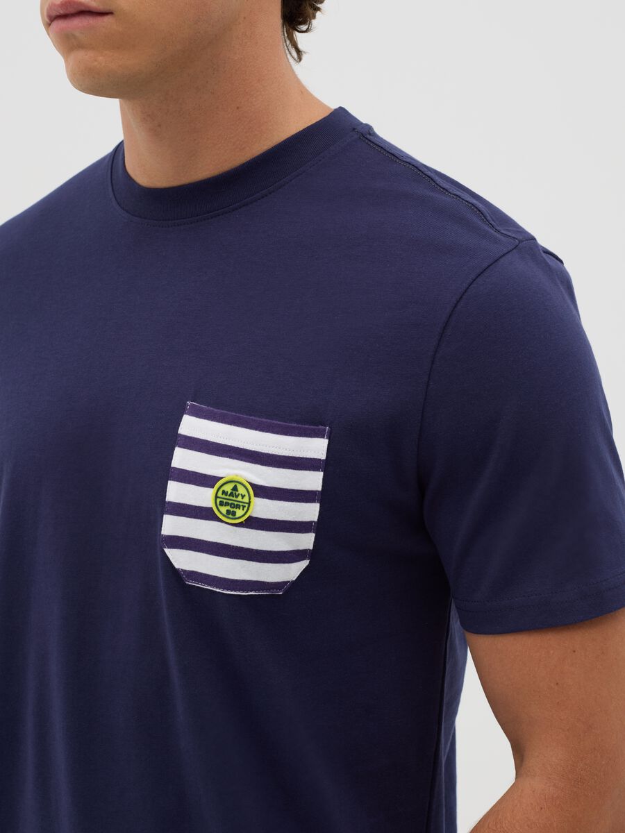 Navy blue T-shirt with short sleeves_2