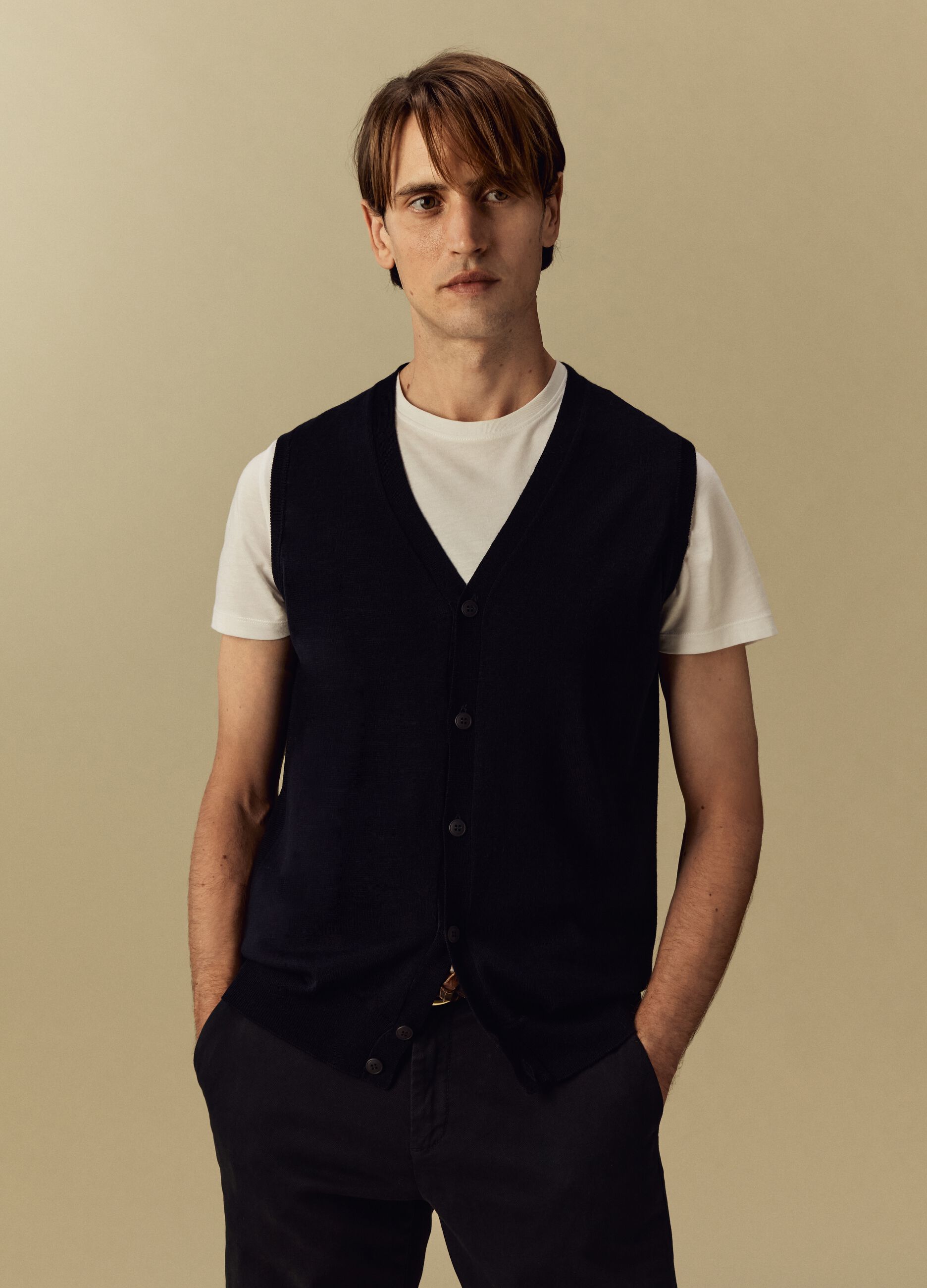 Gilet in lana merino con bottoni_0