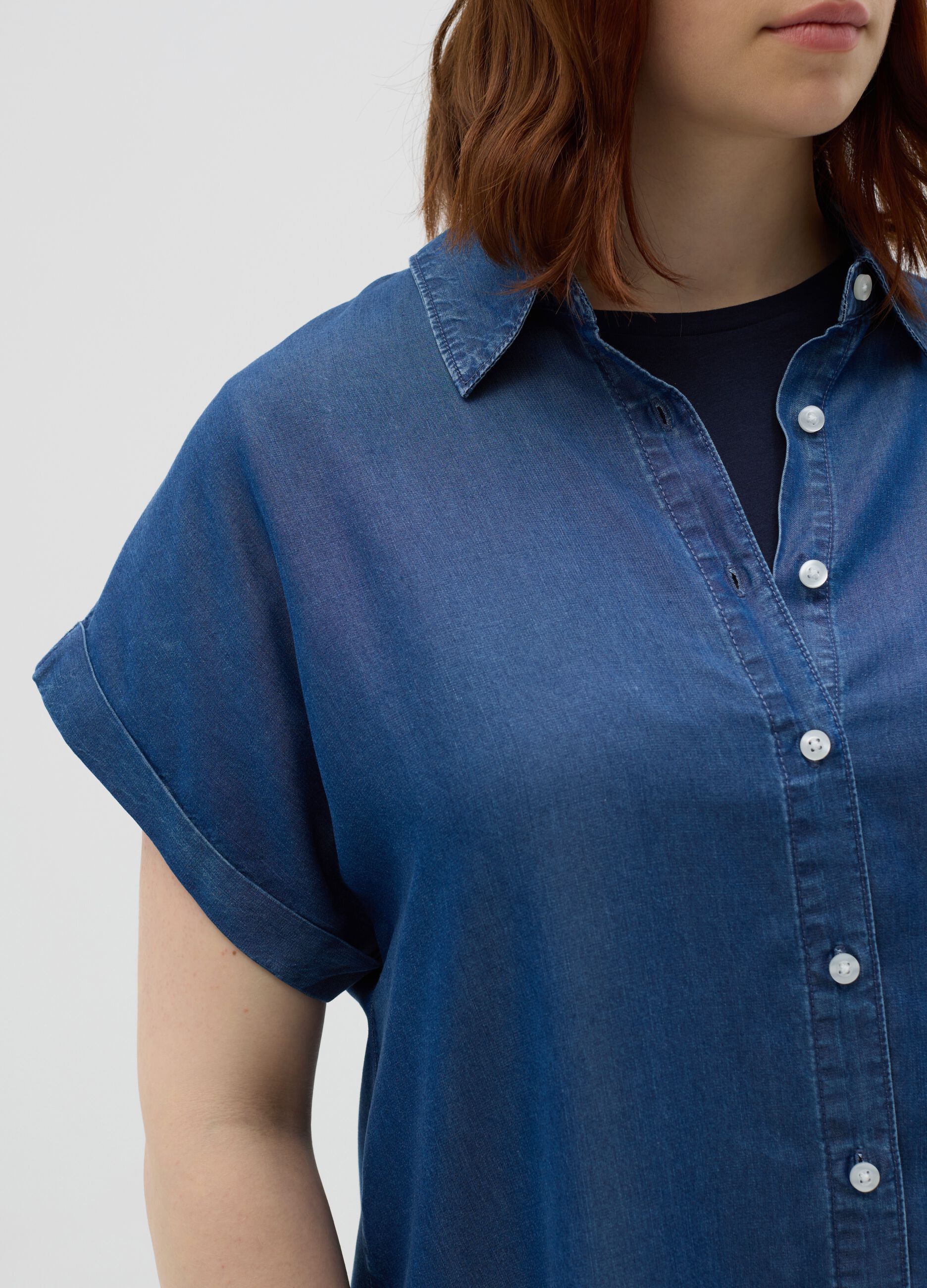 Curvy blue shirt with denim effect
