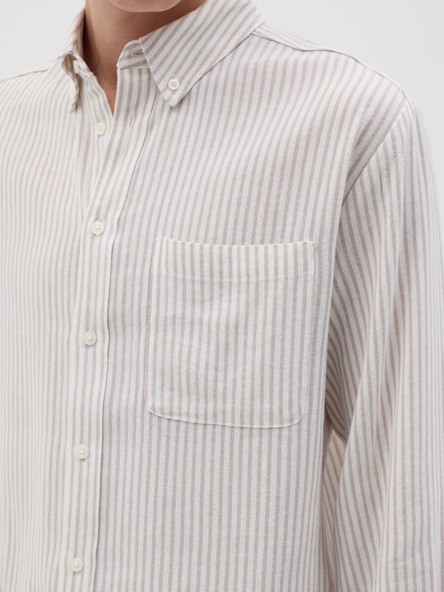 White and beige shirt in striped linen, viscose and cotton_3