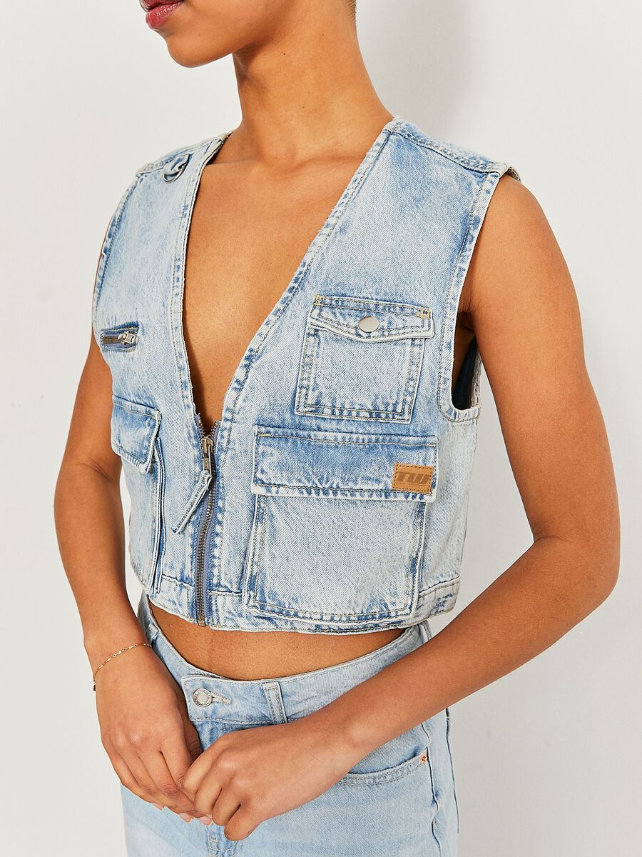 Cropped gilet in denim with zip_1