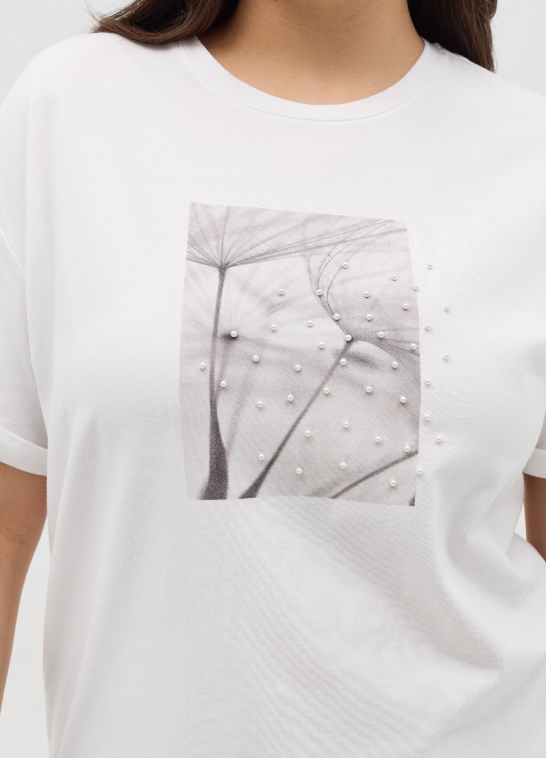 Curvy oversize T-shirt with appliqués