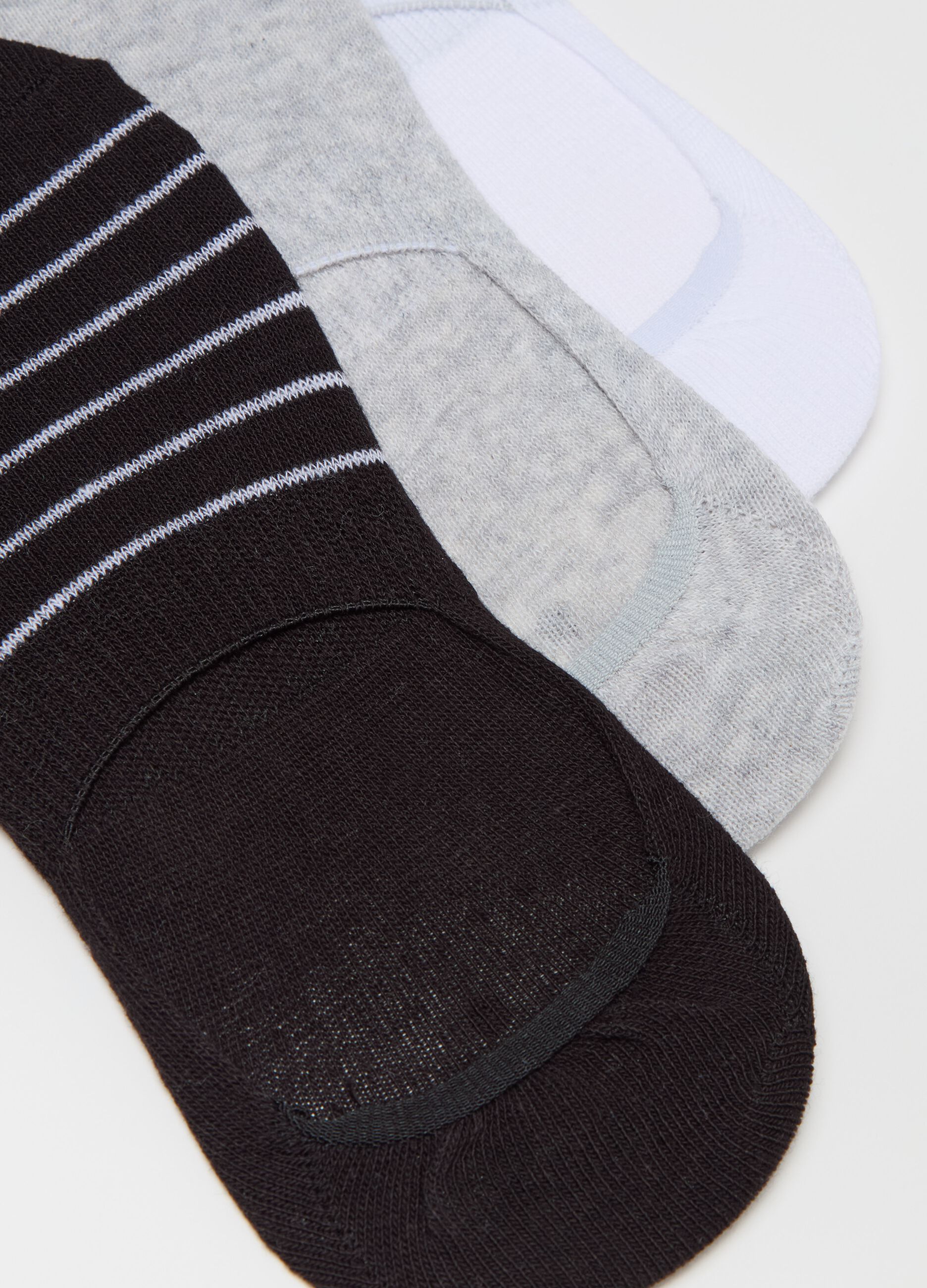 Five-pair pack shoe liners with design