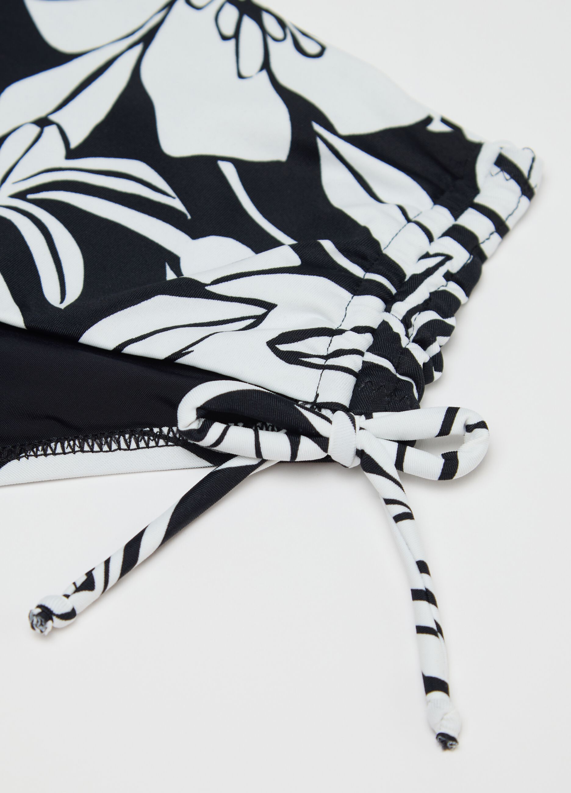 High-waisted bikini briefs with floral print