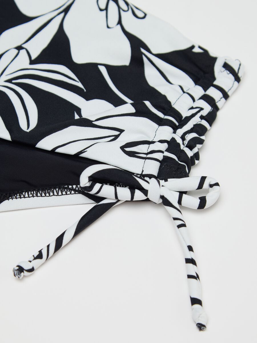 High-waisted bikini briefs with floral print_5