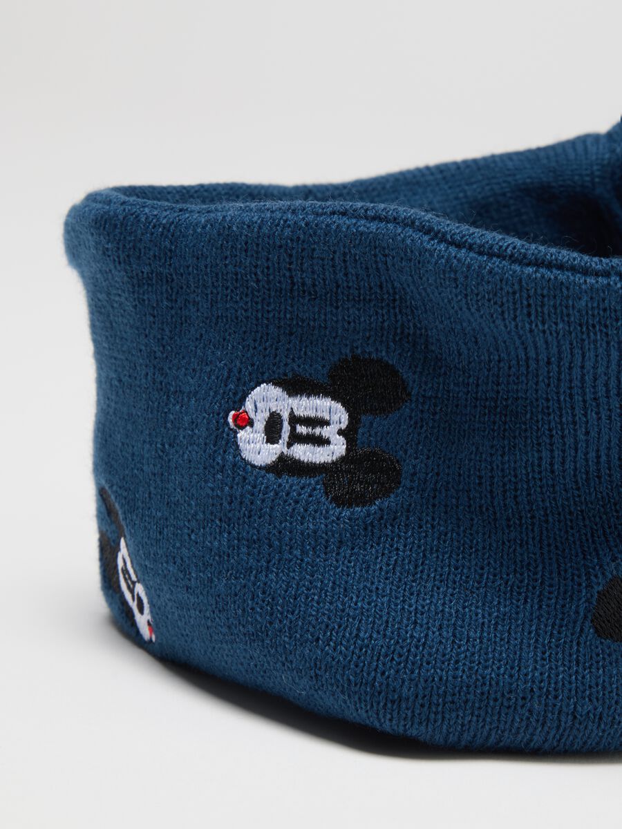 Blue Scarf with Embroidery_2
