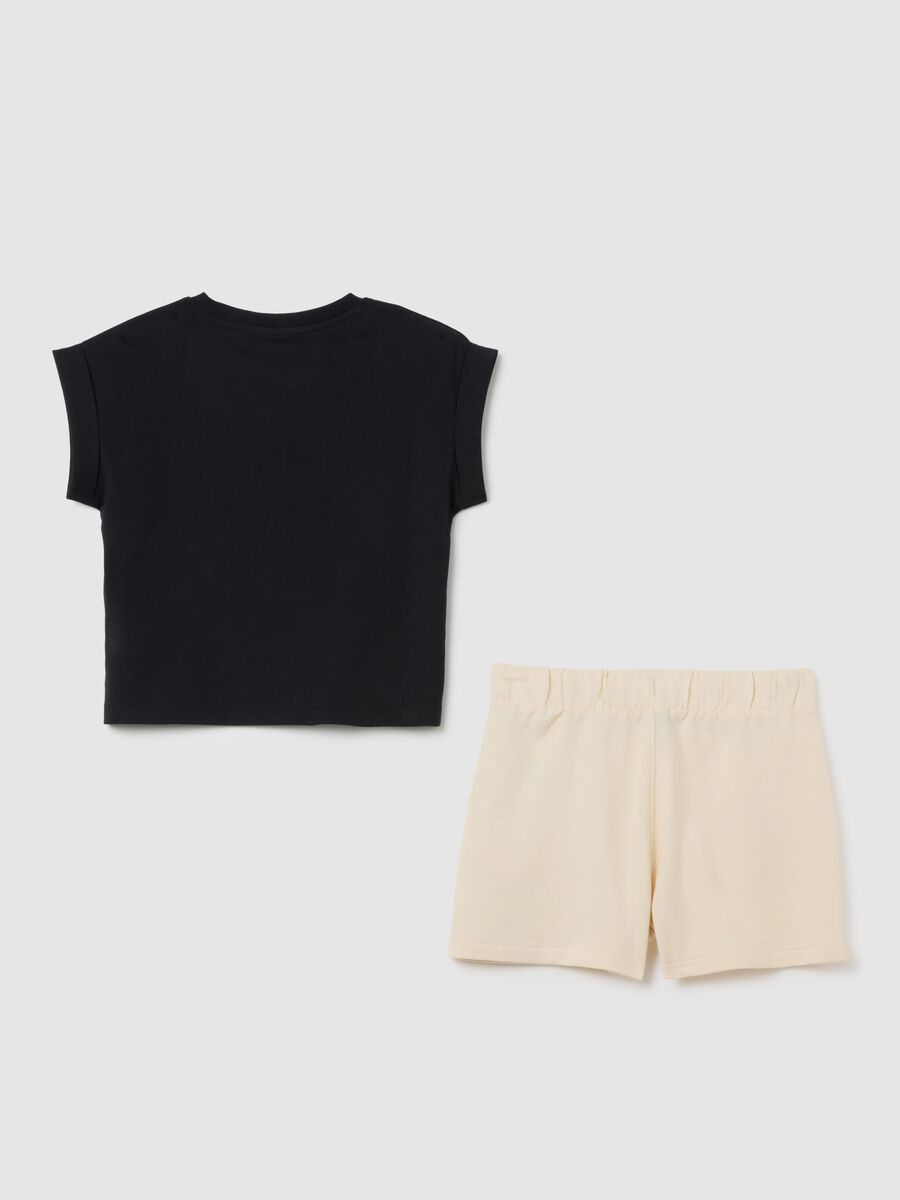 Girls' black cotton t-shirt and shorts set in regular fit_1