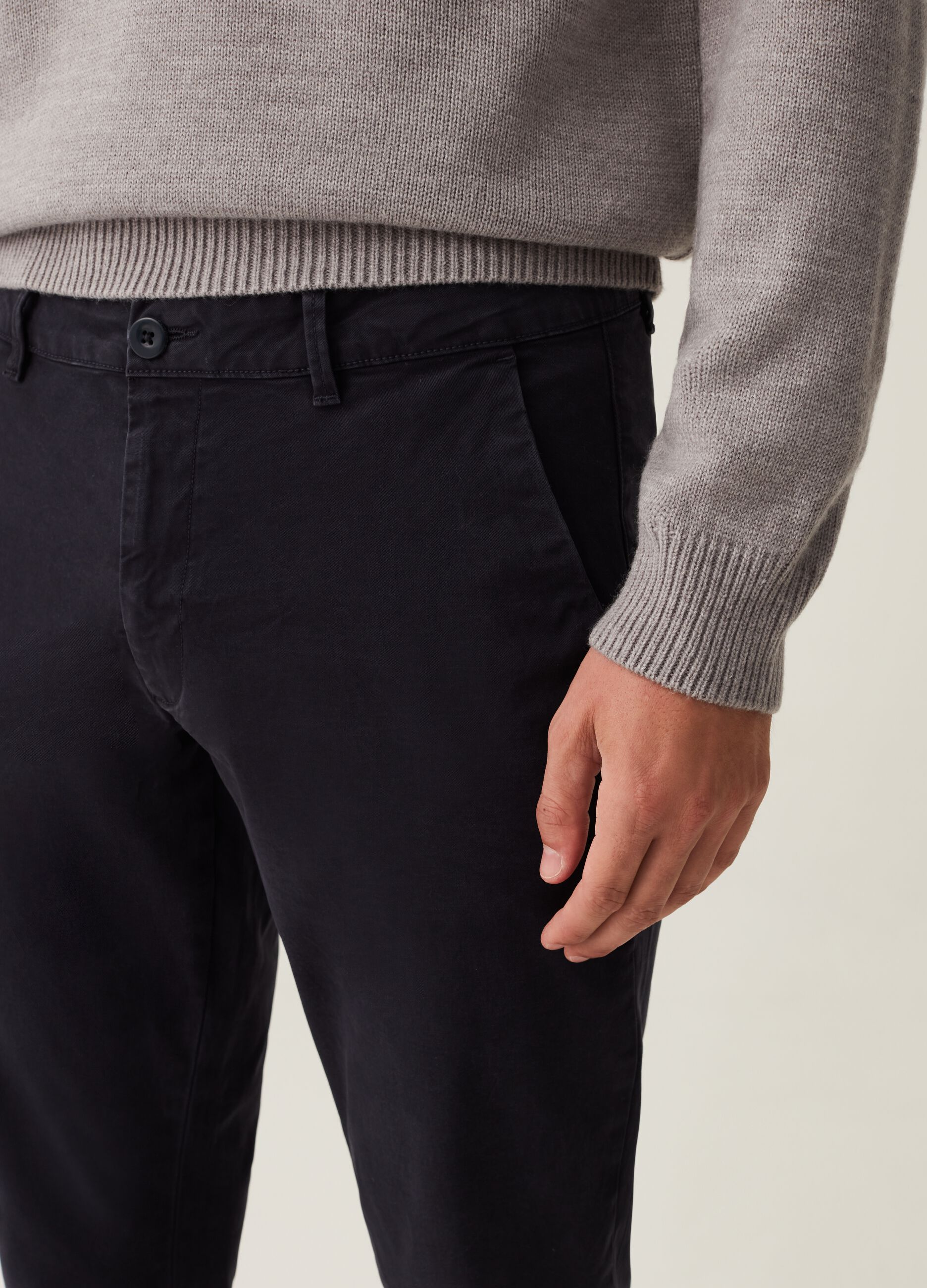 Pantaloni chino stretch tinta unita