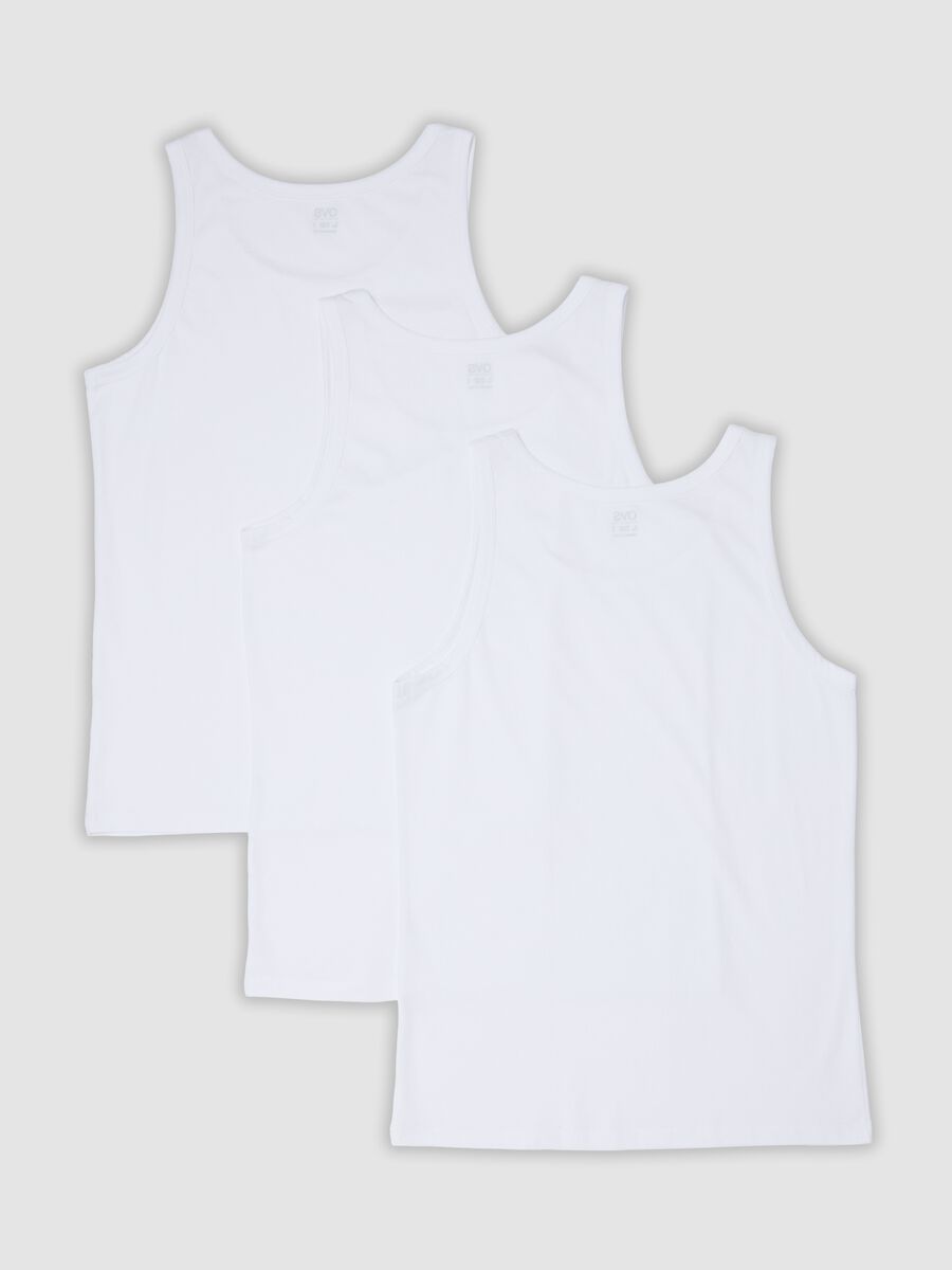 Three-pack of white organic cotton vests_5