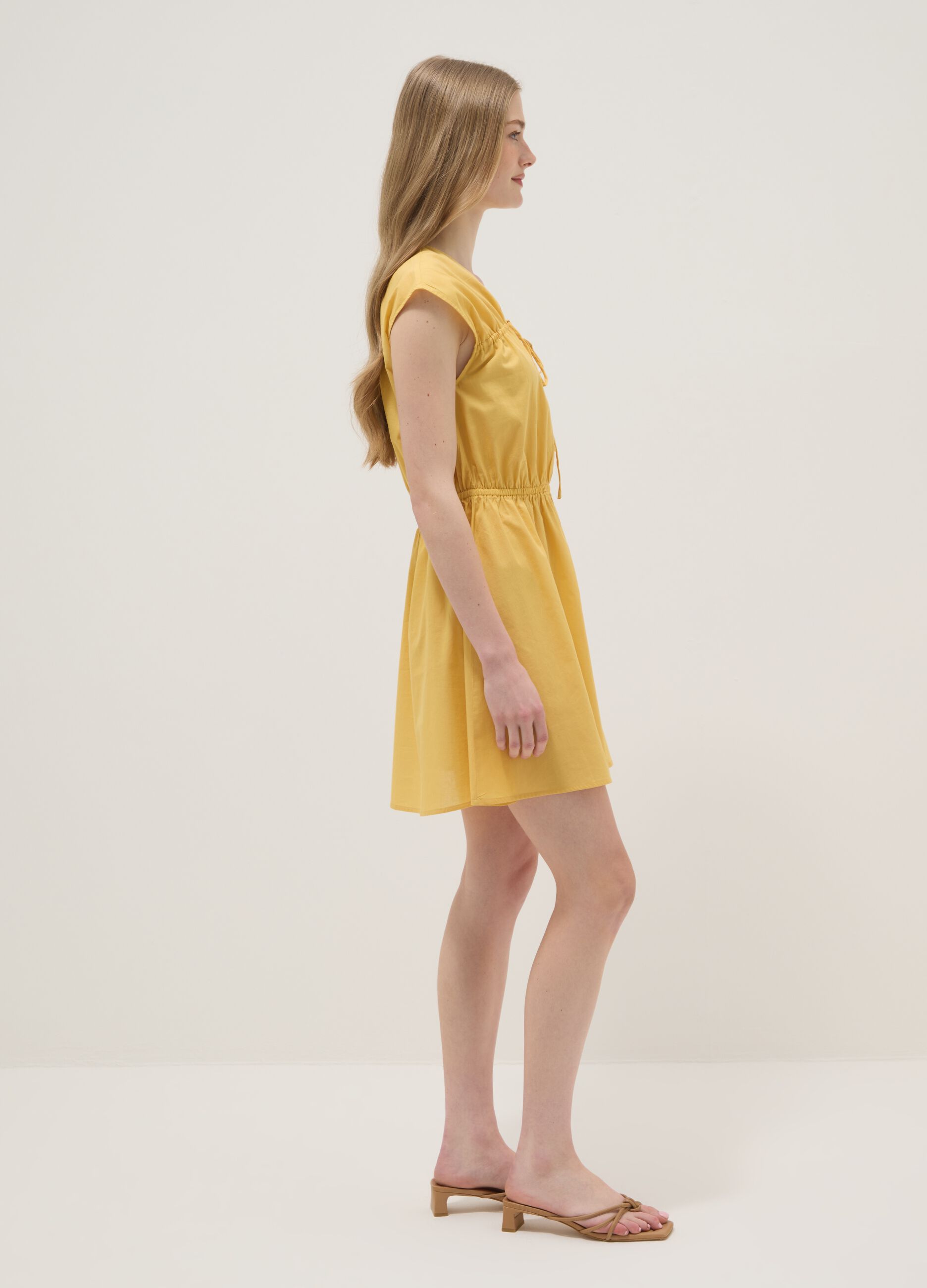 Yellow pure cotton regular-fit dress with V-neck and tie fastening