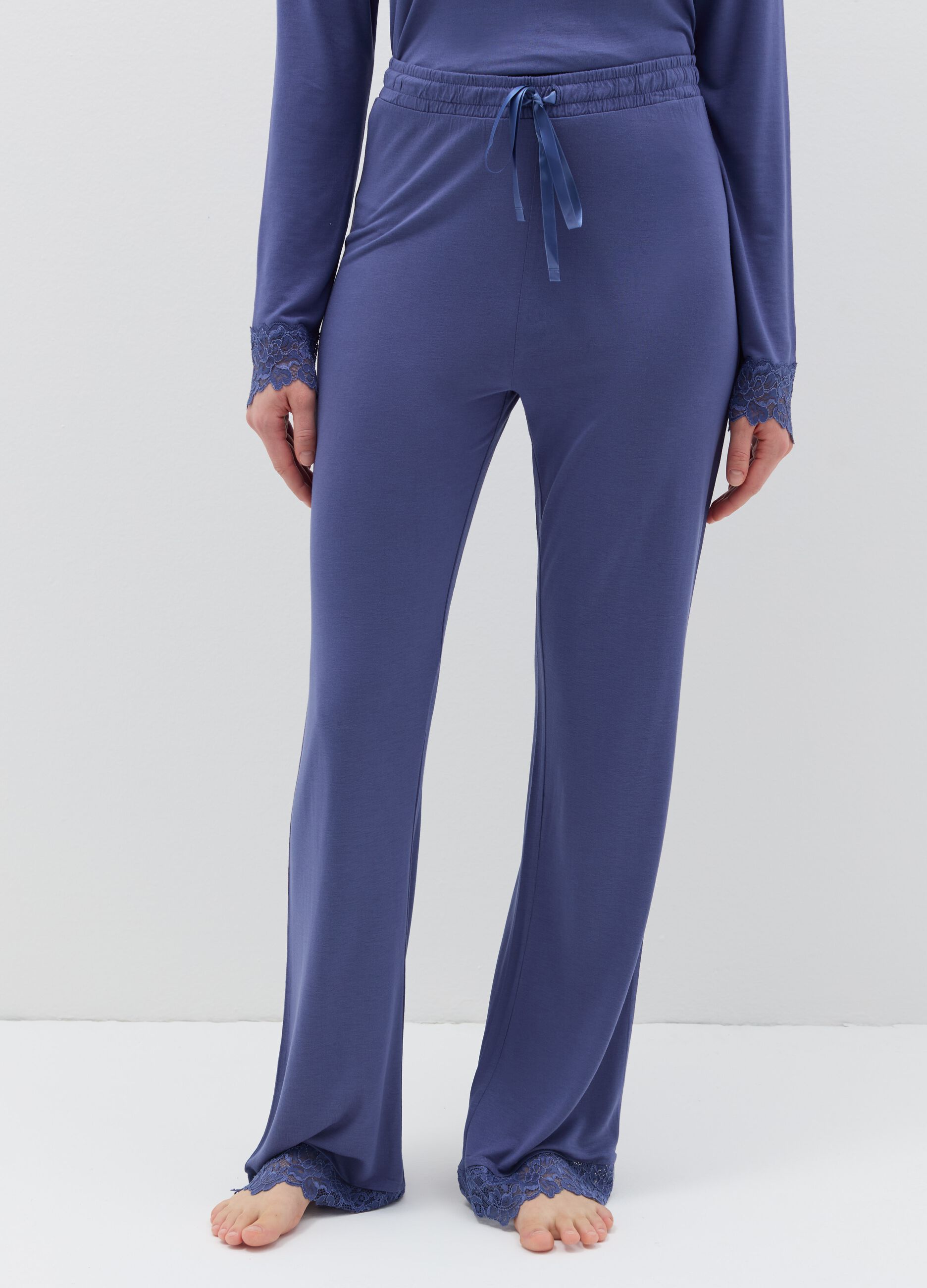 Pyjama trousers with lace insert