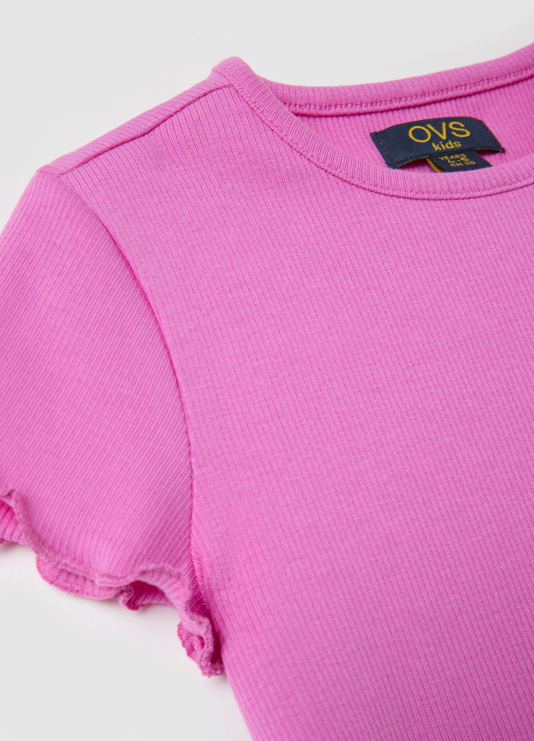 Fuchsia ribbed T-shirt with wavy edging
