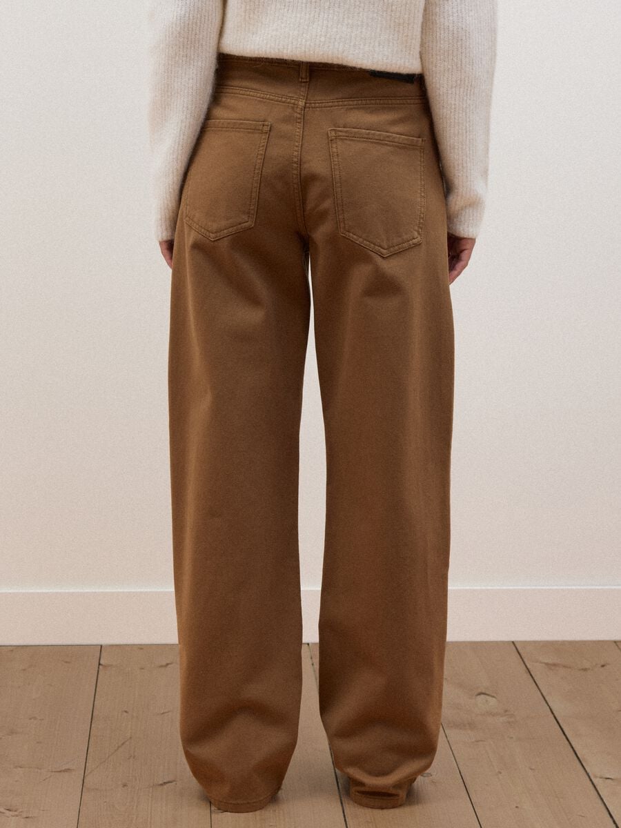Jeans marroni wide leg in puro cotone_2