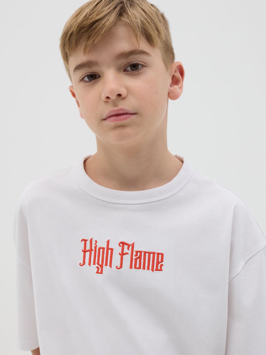 T-shirt in cotone con stampa fiamme "High Flame"_1