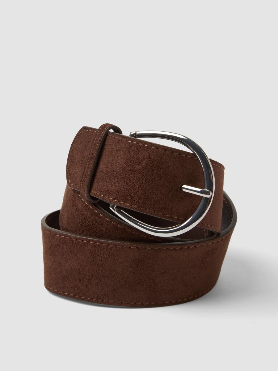 Brown belt with oval metal buckle_2
