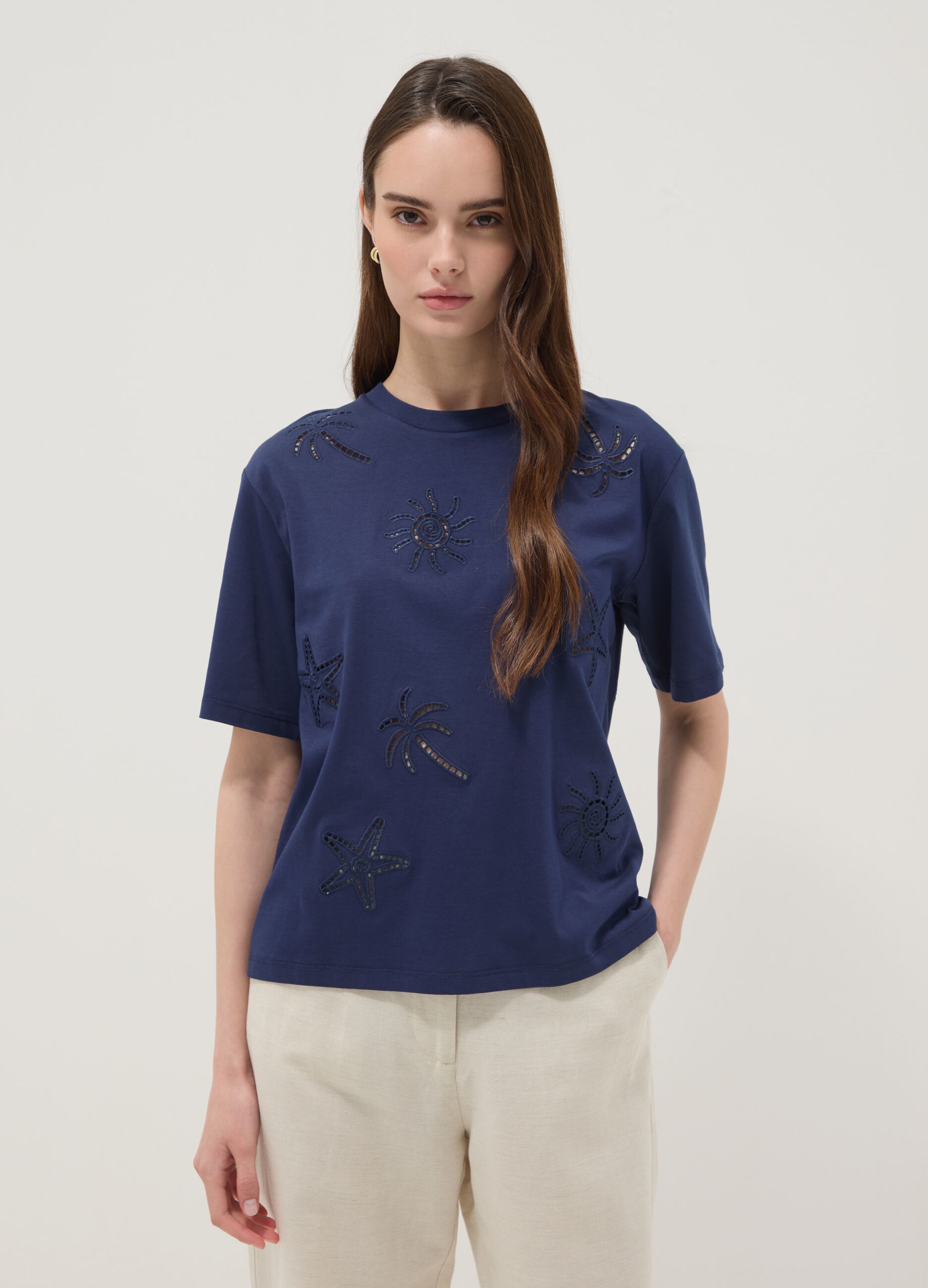 Blue pure cotton T-shirt with openwork embroidery, regular fit