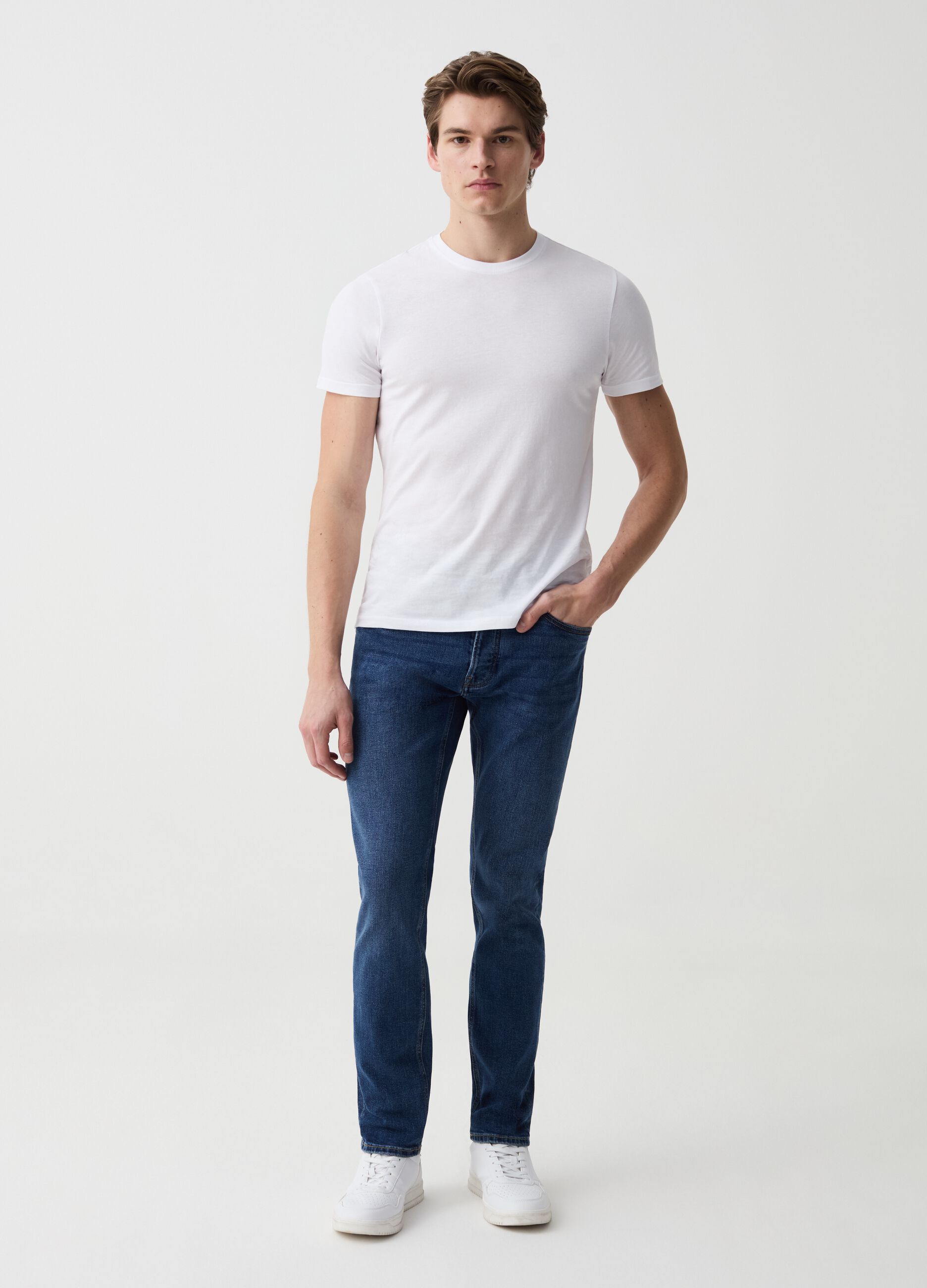 Slim-fit jeans with discolouring