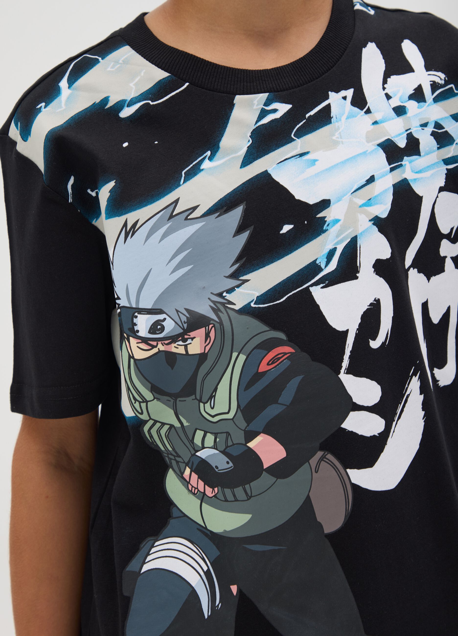 Boys’ oversized black T-shirt in 100% cotton with Naruto print