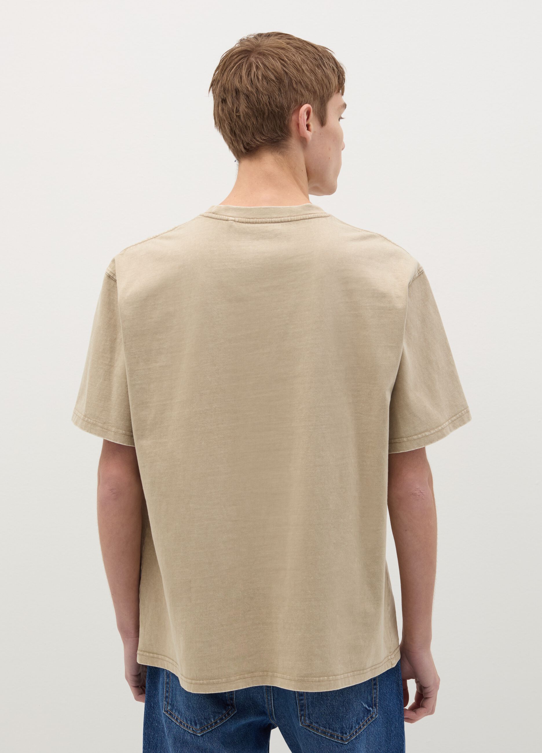 T-shirt with embroidered pocket