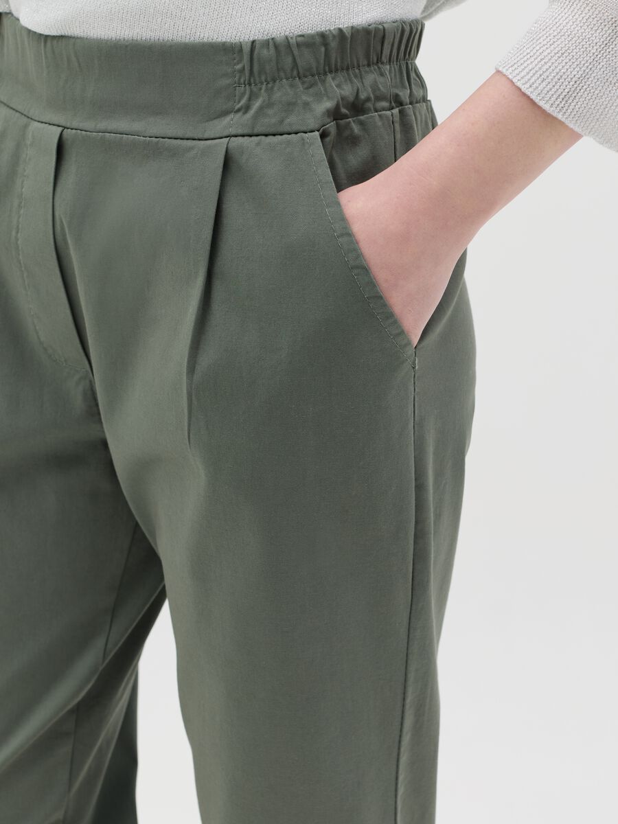 Green cropped trousers in stretch cotton_2