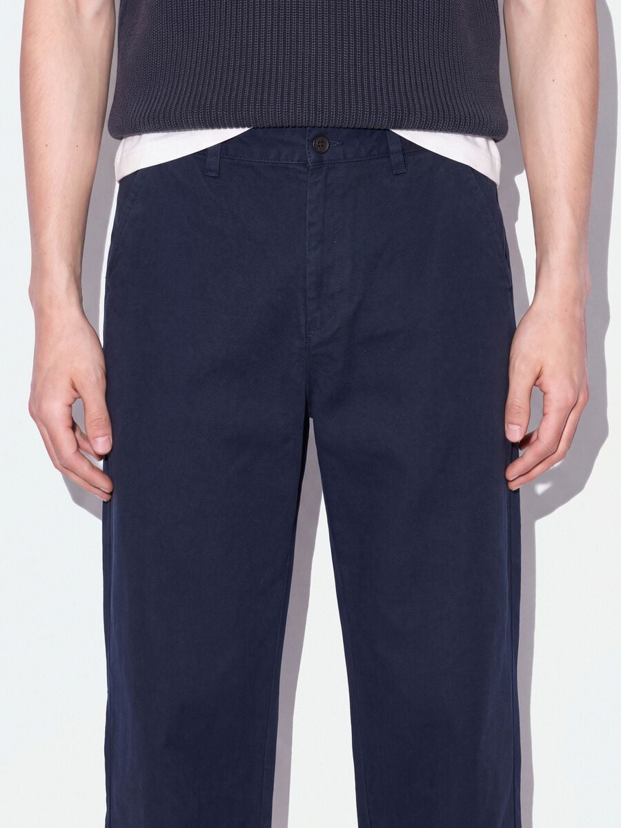 Pantaloni chino blu in puro cotone barrel fit_3