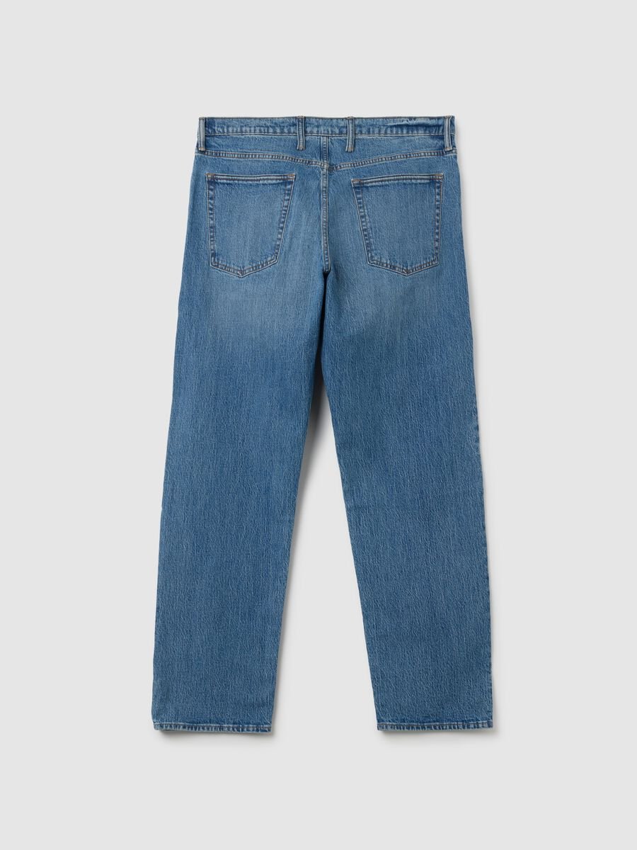 Straight-fit jeans with mid-rise waist_4
