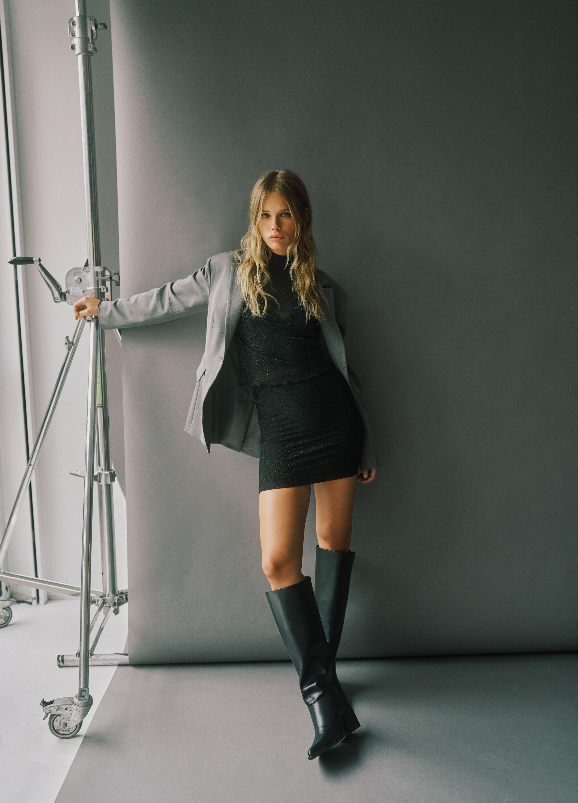 Grey slim fit blazer with lapel and button