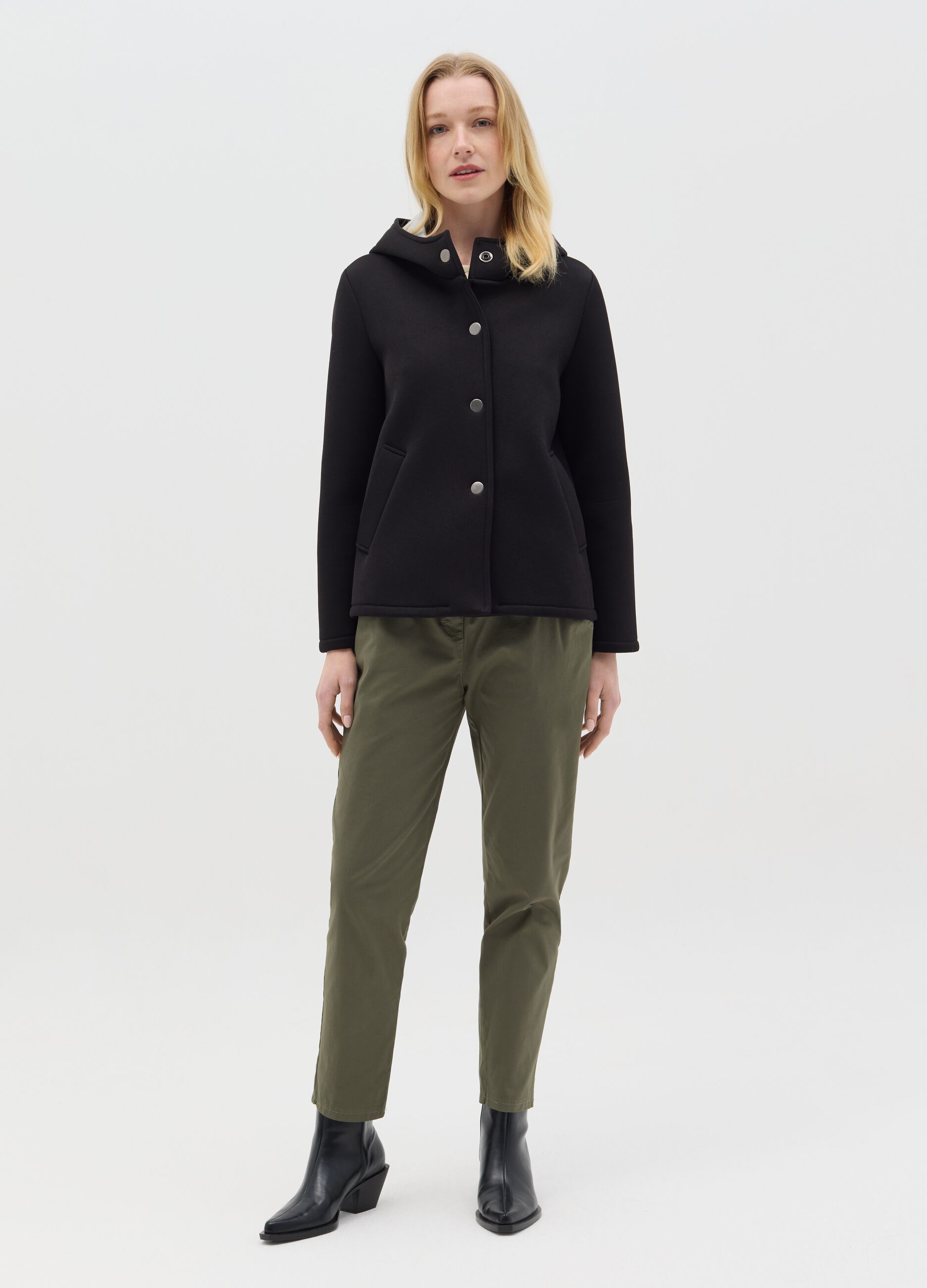 Short jacket with hood and buttons