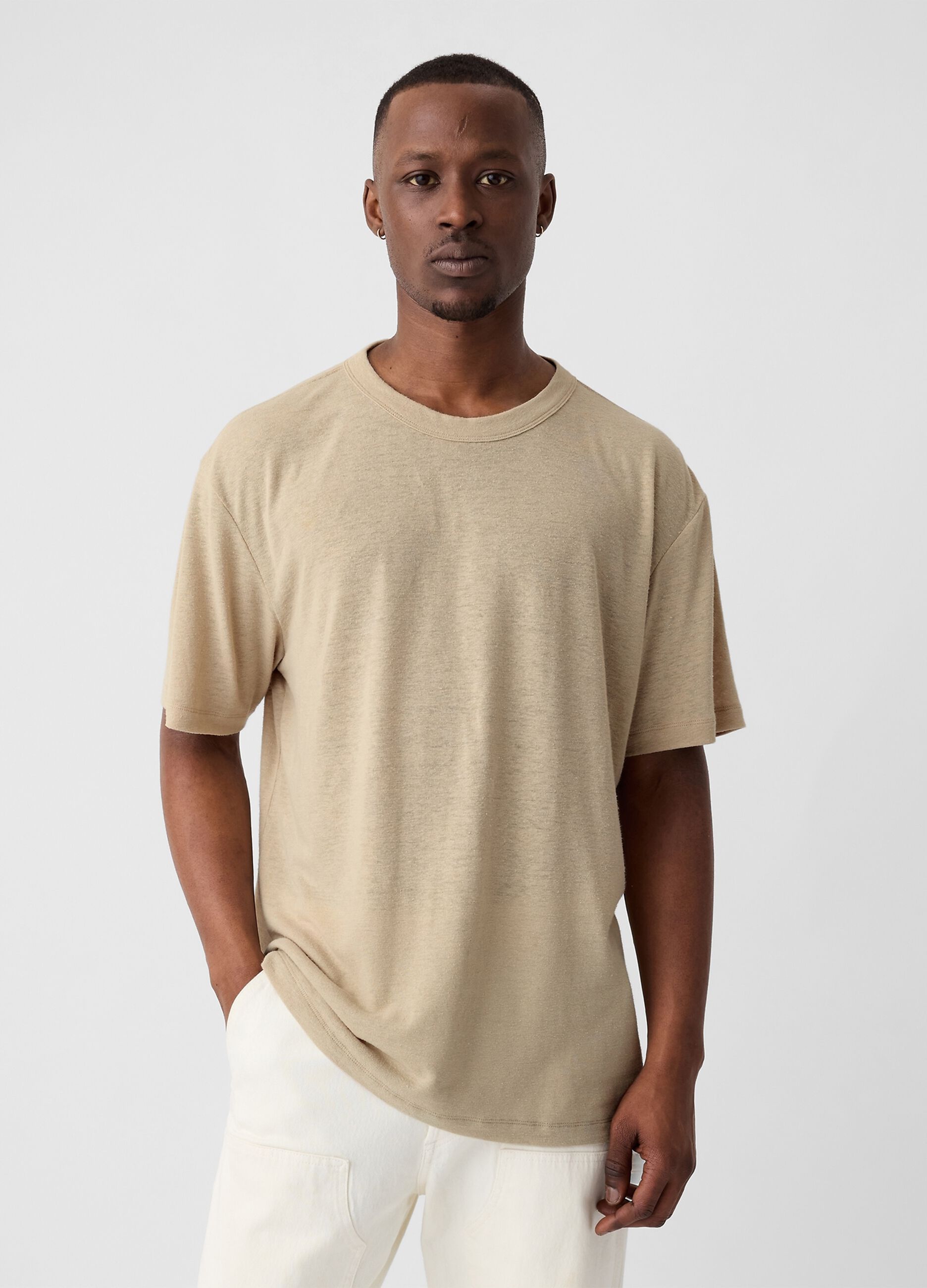 T-shirt with round neck in linen blend