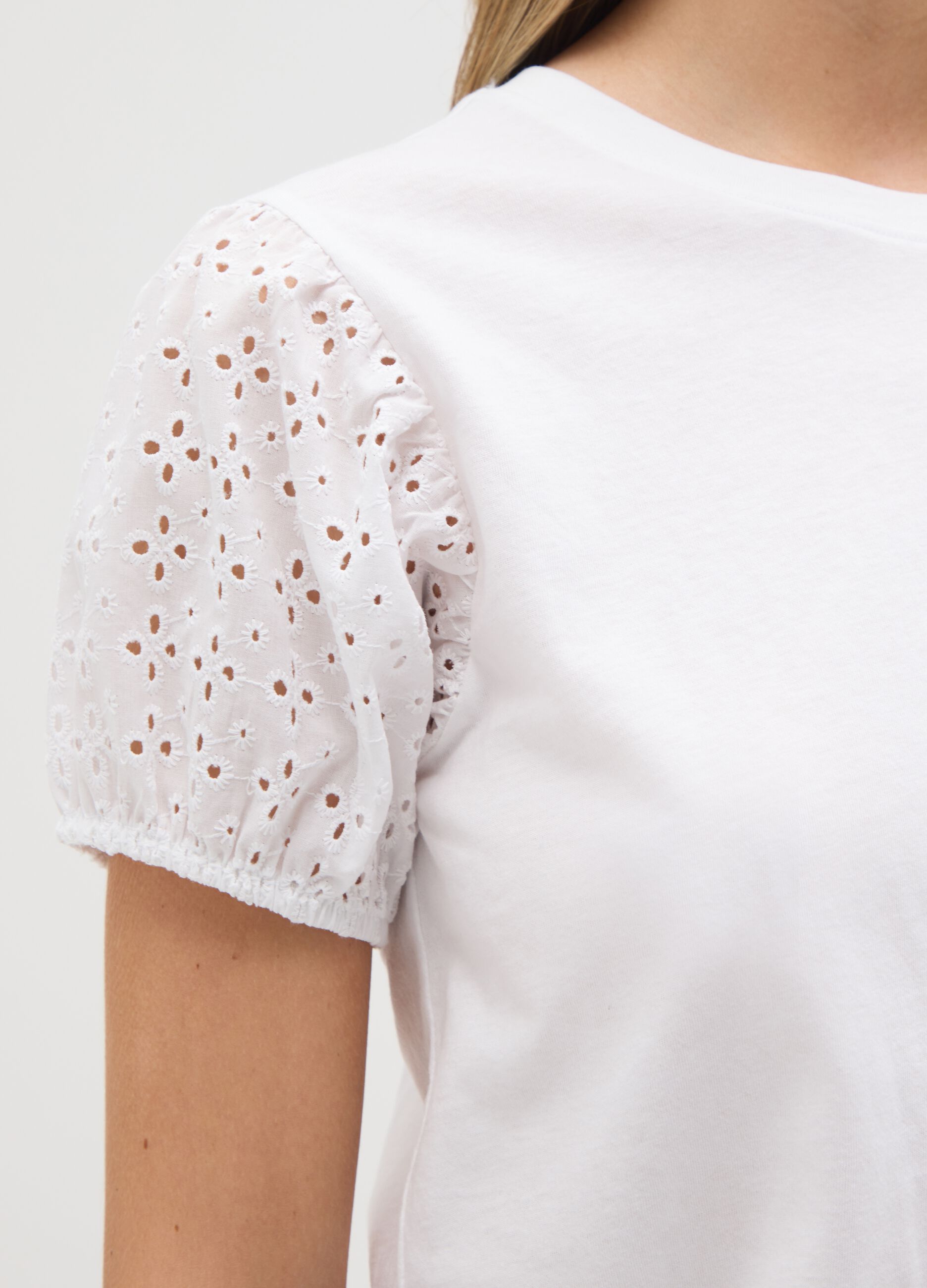 Women's white pure cotton T-shirt, regular fit