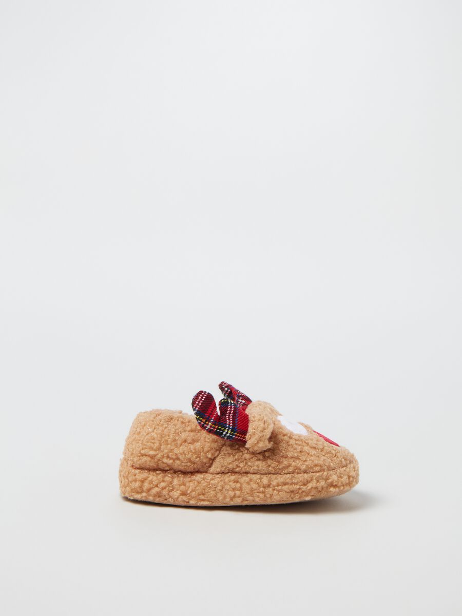 Pantofole boucle con renna natalizia_0