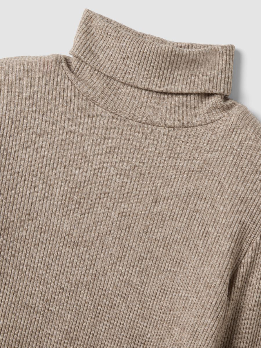 Maglia beige in misto viscosa a costine con girocollo_5