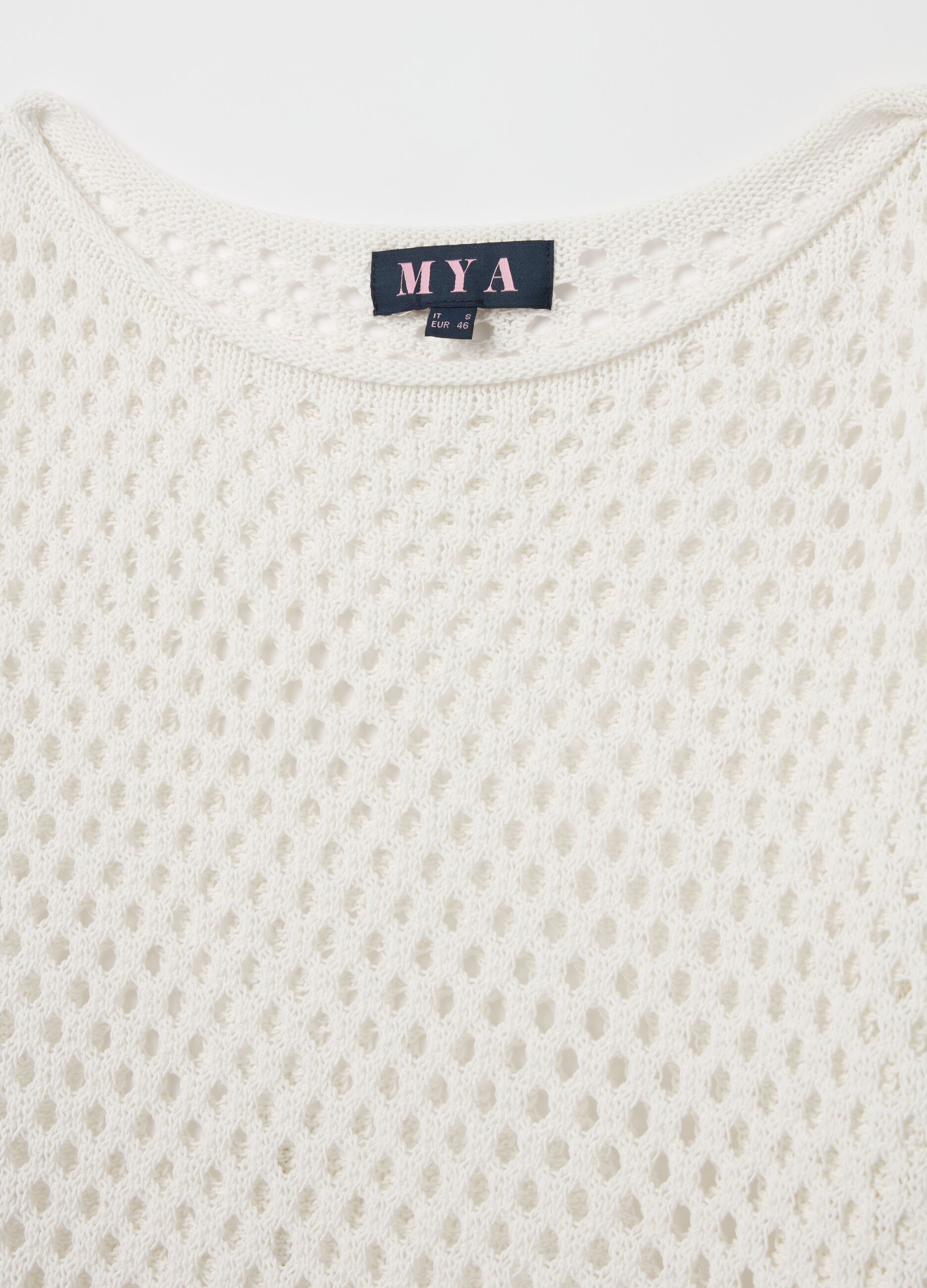 Curvy crochet top