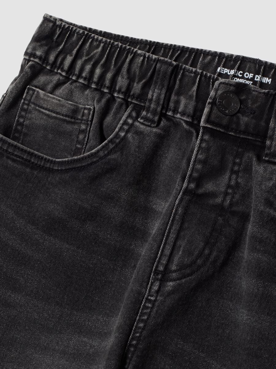 Jeans neri in cotone elasticizzato con vita elastica per ragazzo_1