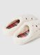 Pantofole imbottite bianche con cuori_2