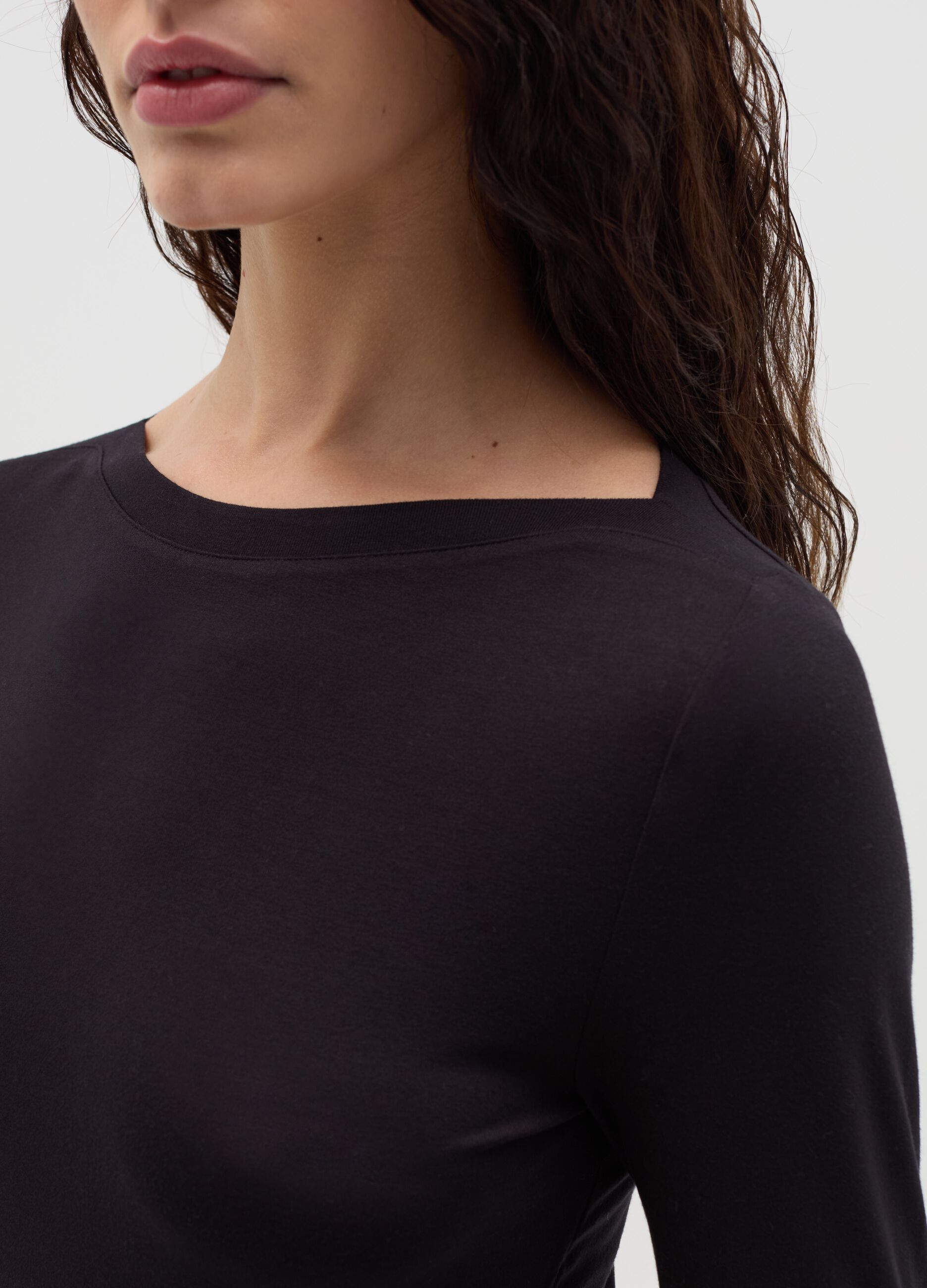 T-shirt with boat neck