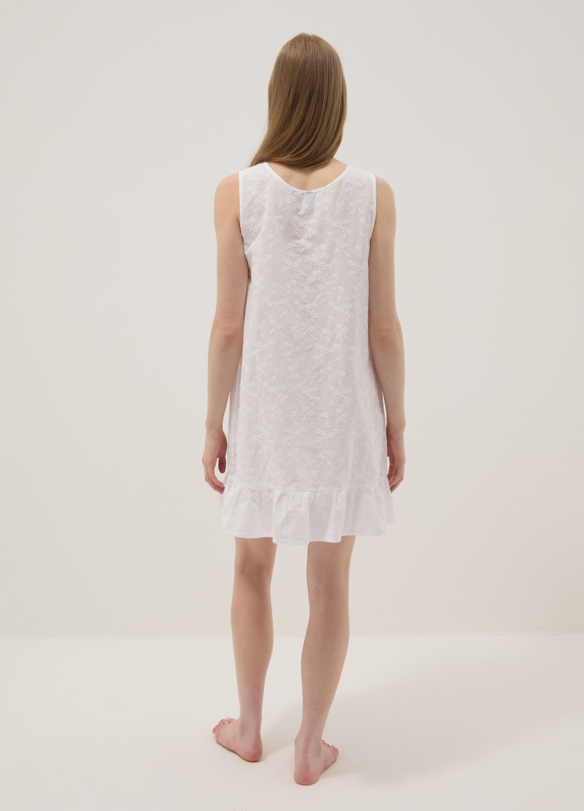 White sleeveless pure cotton nightdress with floral embroidery