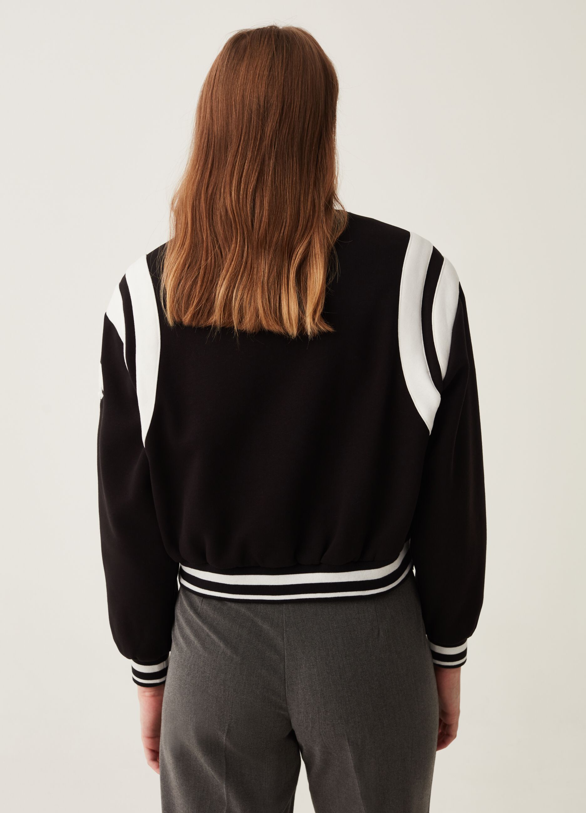Giacca bomber cropped in felpa_2
