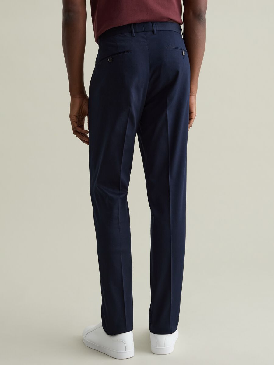 Contemporary chino trousers with darts_3
