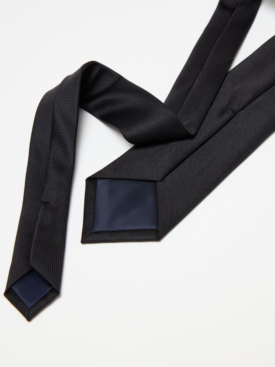 Cravatta con trama puntinata_1