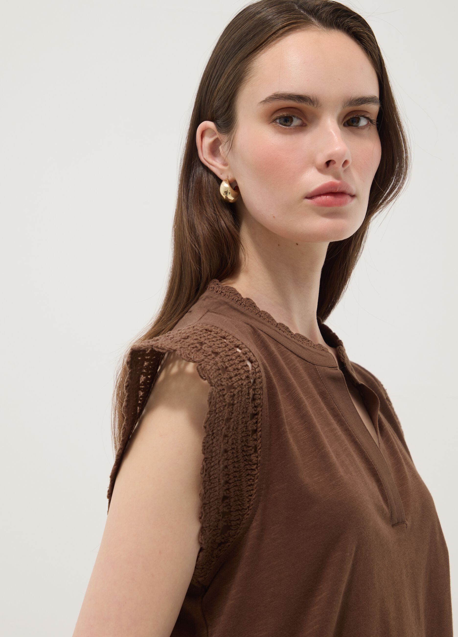 Brown pure cotton T-shirt with crochet details, regular fit