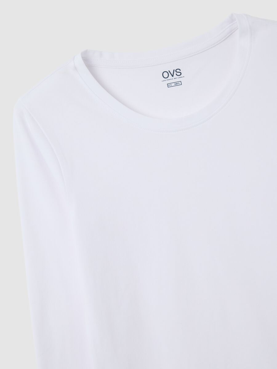 Maglia bianca elasticizzata a maniche lunghe_5